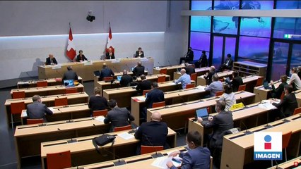 Bañarse de a dos, la propuesta de una ministra para ahorrar agua