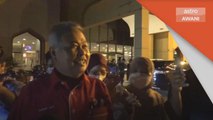 Mesyuarat UMNO | Anggota biro politik kunci mulut