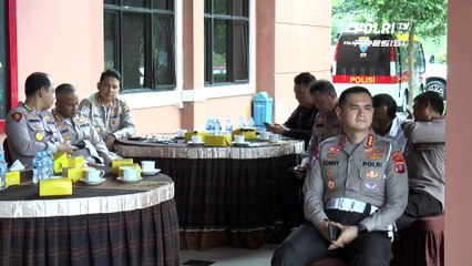 Polda Kaltim Bagikan 1000 Sembako Untuk Buruh Dan Ojol