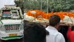 Raju Srivastava Funeral: Dwarka से निकली Raju Srivastava की अंतिम यात्रा, आज होंगे पंचतत्व में विलीन