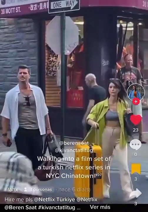 Beren Saat ve Kıvanç Tatlıtuğ New York'ta kameralara yakalandı