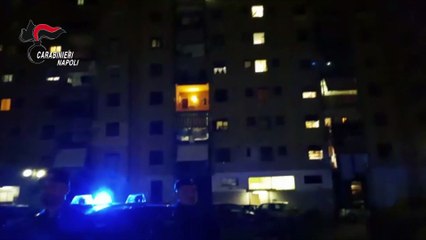Scampia, i clan sfrattano lui e la madre da casa
