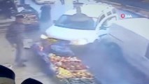 Arnavutköy'de feci kaza kamerada...Otomobil önce okula giden çocuğa çarptı, sonra manav reyonuna daldı