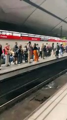 Aglomeraciones en Sant Andreu por las obras de Rodalies y una incidencia