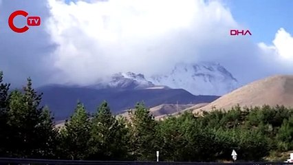 Erciyes'e mevsimin ilk karı yağdı