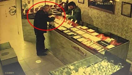 Sahte bilezik satan şahıs, suçüstü yakalandı! O anlar güvenlik kamerasında