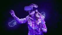 VIDEO GAME PLAYER VIRTUAL REALITY FUNNY YOUNG WOMAN