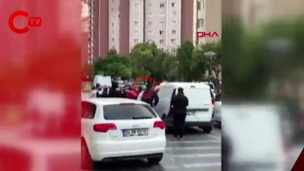 Kavgayı ayırmak istedi, darbedildi