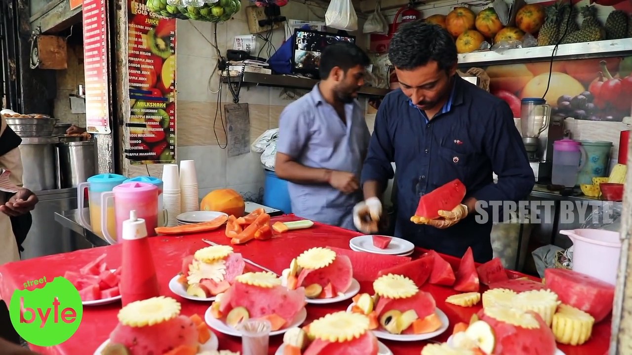 FRUIT NINJA of INDIA | Coconut Cutting Like Never Before | Amazing Fruit Cutting Skills | Street Byte | Silly Monks