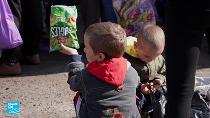 أوكرانيا ترسل مساعدات لسكان البلدات التي استعادت السيطرة عليها