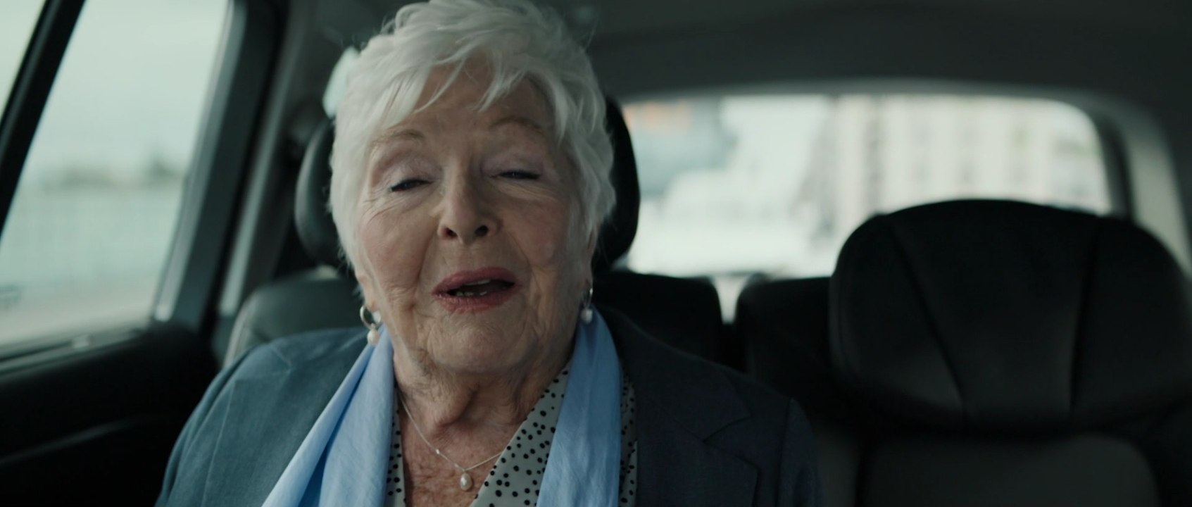 Im Taxi mit Madeleine Trailer Deutsch German (2022)