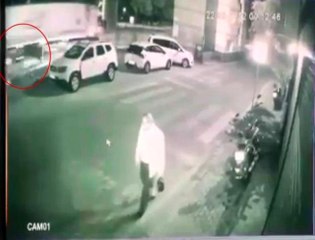 5 arkadaşın takla atan otomobilden burunları kanamadan çıktığı kaza anı kamerada