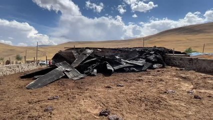 Erzurum gündem: Palandöken'de bir ev ile ahır yandı