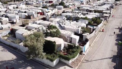 Sincarlı sığınmacı Ezidi kadın kaldığı çadırı çiçek bahçesine çevirdi