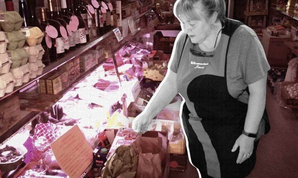 Una tienda de barrio, alabada por Yolanda Díaz, marca el camino a los grandes supermercados
