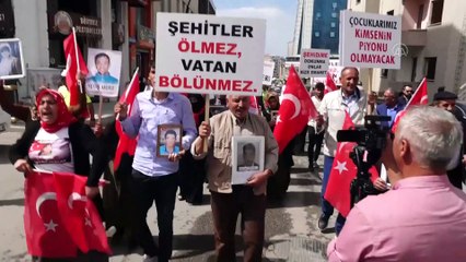 Van'da HDP İl Başkanlığı önünde eylem yapan ailelerin sayısı 34'e yükseldi