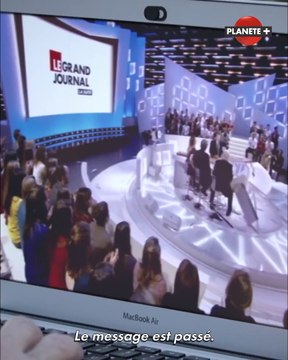 EXCLU VIDÉO - François Hollande : ce geste de Julie Gayet qui a lancé les rumeurs de liaison