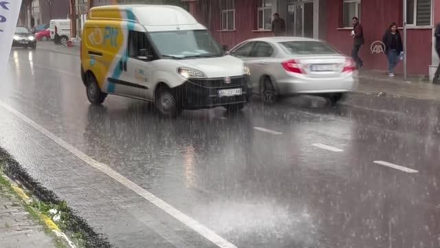 Ardahan gündem haberleri... Ardahan kent merkezinde etkili sağanak