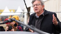 Voici - Jean-Luc Mélenchon : cet étonnant geste à un journaliste alors qu'il est interrogé sur l'affaire Quatennens