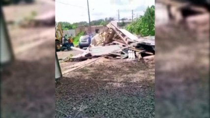 Moradia construída em área invadida é desativada no Brasmadeira