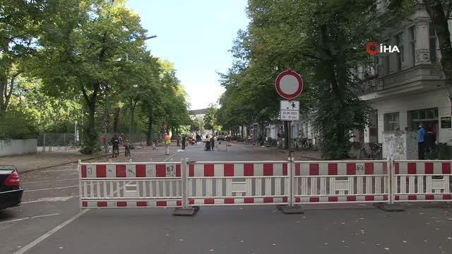 Berlin'de 'Dünya Arabasız Günü'nde caddeler trafiğe kapatıldıBoş kalan caddeler çocuklar için oyun alanına dönüştürüldü