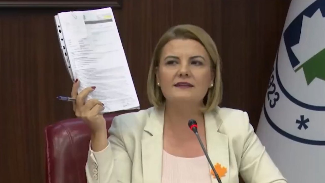 Fatma Kaplan Hürriyet'ten çarpıcı iddia: AKP'liler belediyede kendi ofisiyle iş yapmış