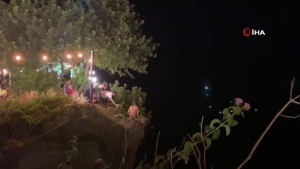 Falezlere çıkarak intihar teşebbüsünde bulunan genci ablası 1.5 saatte ikna etti