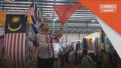 Hari Malaysia | Peniaga Pasar Payang hias kedai