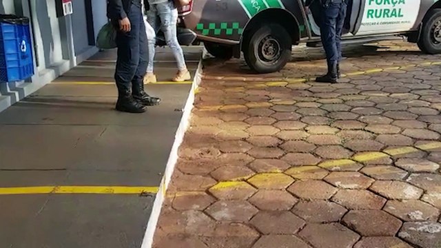 Mulher é detida pela Guarda Municipal após furtar produtos em duas lojas no Centro