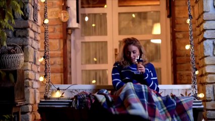 7 Front Porch Furniture Ideas That Are Both Pretty and Functional