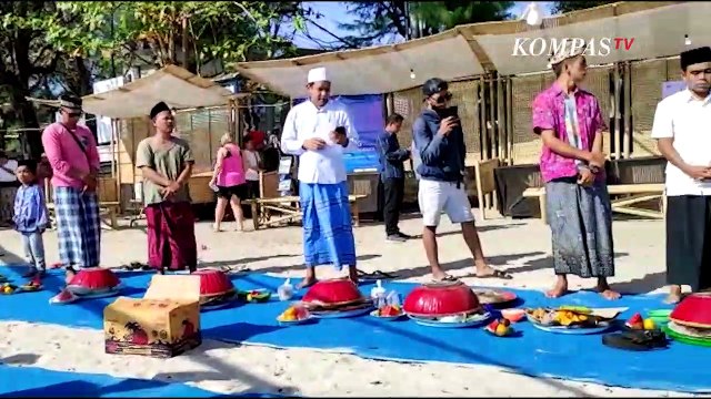 Meriahnya Ritual Mandi Safar untuk Tolak Bala di Gili Trawangan