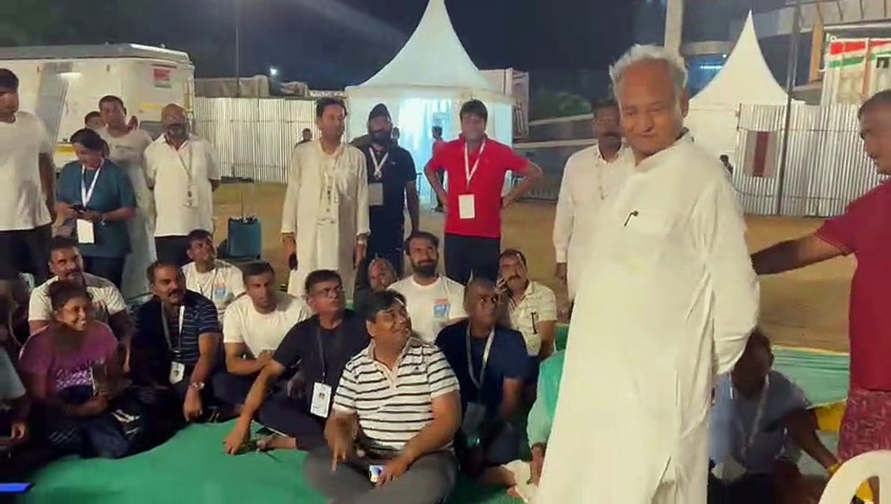 राजस्थान के मुख्यमंत्री अशोक गहलौत ने भारत जोड़ों यात्रियों से की मुलाकात
