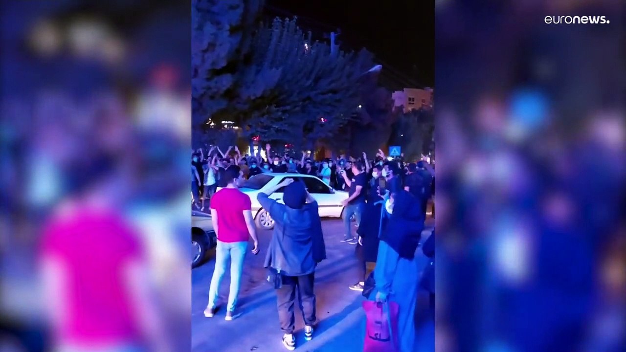 Iran : le bilan s'alourdit après six jours de manifestations, l'accès aux réseaux sociaux coupé