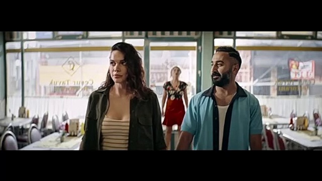 Kim Bu Aile? Trailer OV