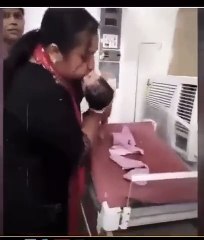 तू मान या ना मान डॉक्टर ही है इस संसार के असली भगवान  डॉक्टर सुलेखा चौधरी, पीडियाट्रीसियन CHC, आगरा।  बच्ची जन्मी लेकिन शरीर में कोई हलचल नहीं थी बच्ची को पहले ऑक्सिजन सपोर्ट दिया, लेकिन जब उससे भी लाभ नहीं हुआ तो लगभग 7 मिनट तक ‘माउथ टू माउथ रेस्पिरेशन’