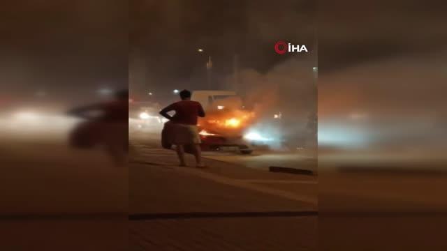 Seyir halindeyken alev alan otomobilden son anda kurtuldu