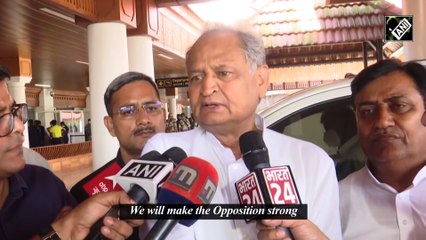 Télécharger la video: Ashok Gehlot confirms candidature for Congress presidential election