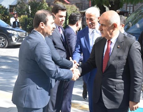 Kars haberi! Tarım ve Orman Bakanı Vahit Kirişci, Kars Valiliğini ziyaret etti