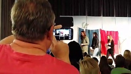 Da glaubt wohl jemand Digitalzoom verbessere die Sichtbarkeit.