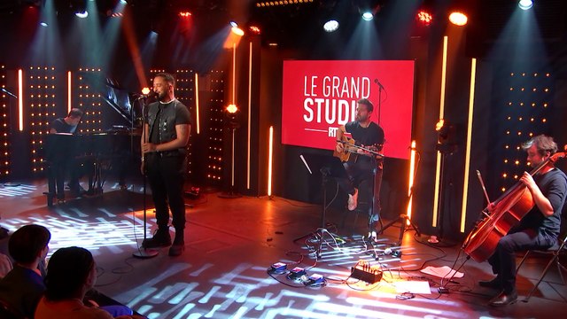 Slimane interprète La recette dans Le Grand Studio RTL
