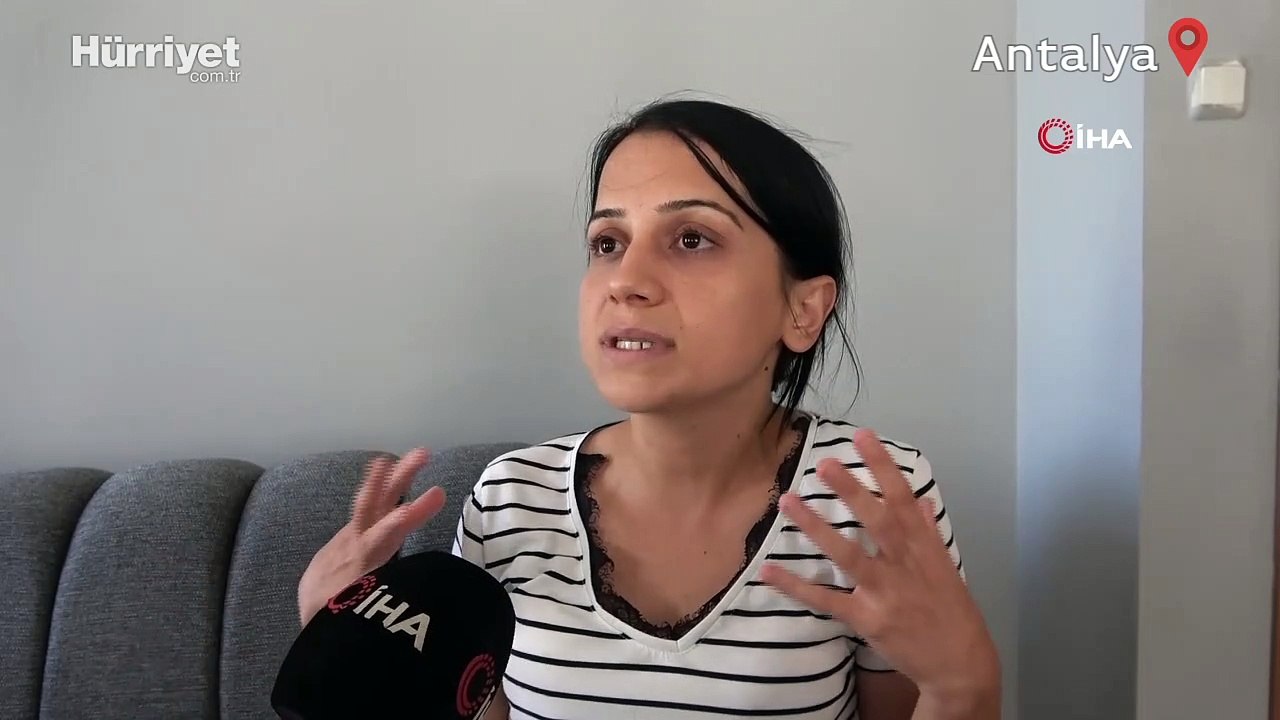 Oturduğu evin boşaltılmasını isteyen ev sahibi tarafından kapısının baltayla kırıldığını iddia etti