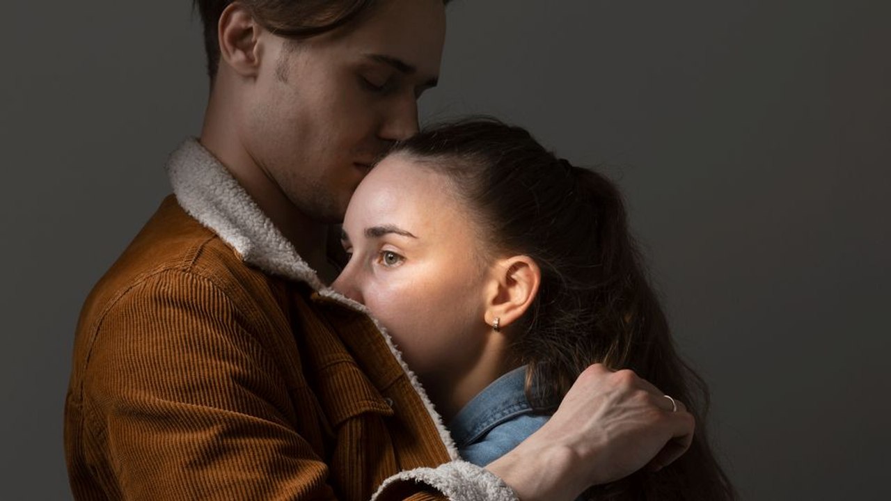 Warnsignale beim Dating: Wann deine Alarmglocken angehen sollten