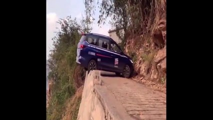 Idiots In Cars #19 Car Crashes , Road Rage, Karma and Expensive Fails !! pengemudi mabuk dan gila ini membahayakan orang lain I यह नशे में पागल और पागल ड्राइवर दूसरों के लिए खतरा है this drunk and crazy driver is a danger to others