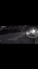 Entregador reage a assalto, toma arma e atira