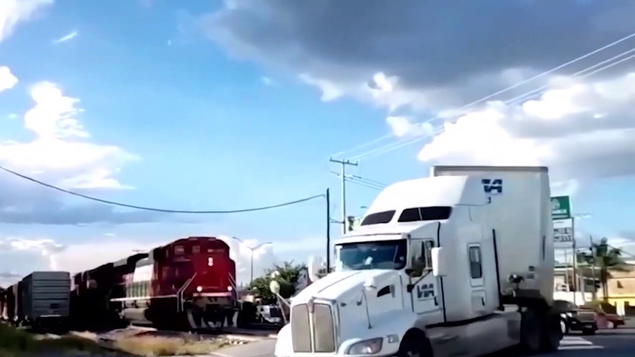 Idiots In Cars #17 Car Crashes , Road Rage, Karma and Expensive Fails !!kecelakaan mahal yang terjadi di sekitar kita , terbaru dan terjelas I हमारे चारों ओर हो रही महंगी दुर्घटनाएं, नवीनतम और स्पष्ट I expensive accidents happening all around us