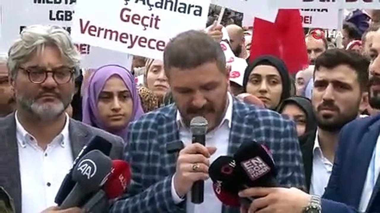 Kürşat Mican Büyük Aile Yürüyüşü'nü hedef alanlara isyan etti!