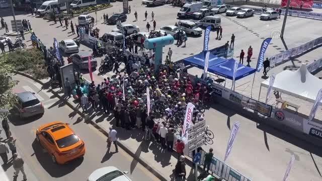 KIRIKKALE - Türkiye Bisiklet Şampiyonası 7. Etap Puanlı Yol Yarışları'nda ilk gün etapları tamamlandı