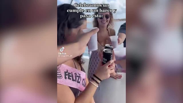 Celebras tu cumple y llega Casillas en una tabla a tu barco: surrealista lo de estas chicas