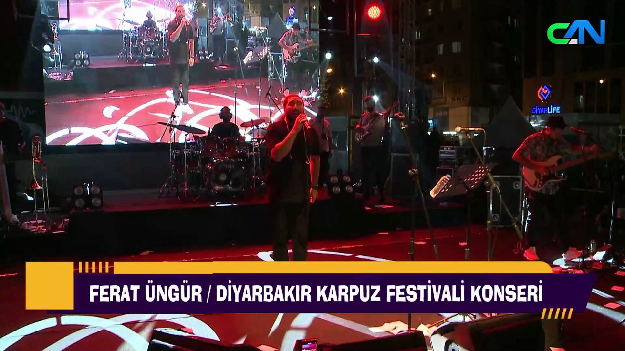 FERAT ÜNGÜR DİYARBAKIR KARPUZ FESTİVALİ KONSERİNDE KÜRTÇE ŞARKI SÖYLEDİ