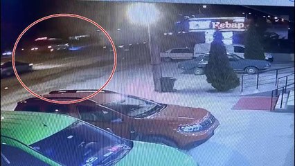 Son dakika haber: KARŞI ŞERİDE GEÇEN OKUL SERVİSİNİN MİNİBÜSE ÇARPTIĞI KAZA KAMERADA 8 YARALI